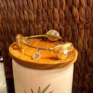 Used Bourbon and Boweties gold bracelet